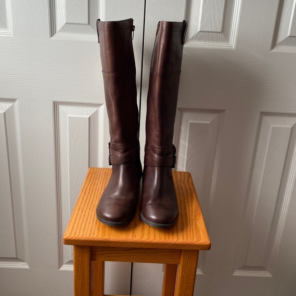 Marc Fisher Shoes - Marc Fisher Audrey Saddle Tan Wide Calf Twin Buckle Riding Boots SZ 7
